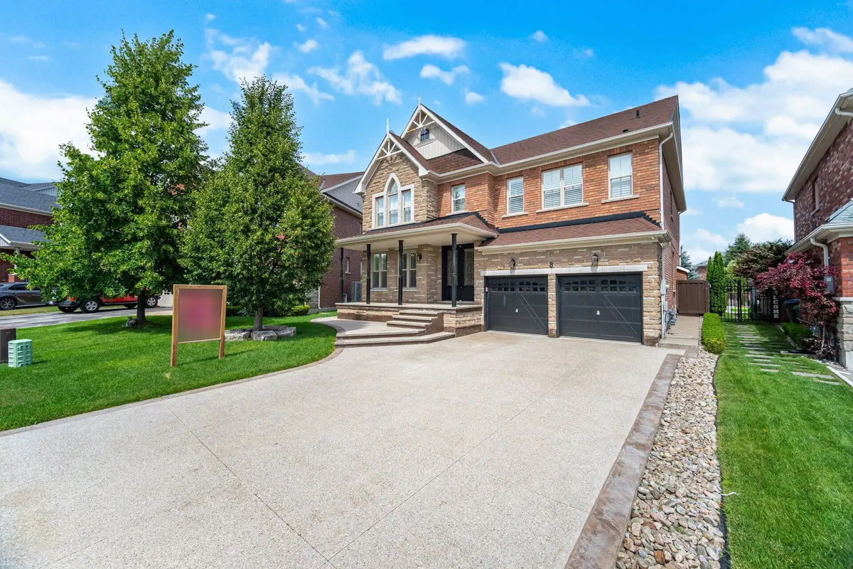 8 Mccandless CT, Caledon, ON L7C 3R7