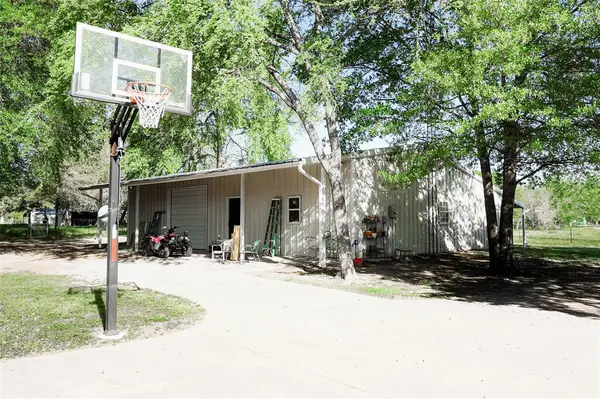 679 County Road 1465, Bonham, TX 75418