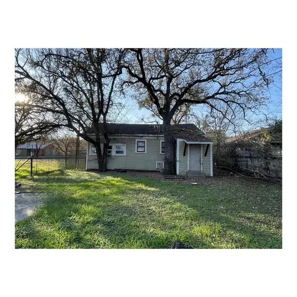 1402 NW 3rd Avenue, Mineral Wells, TX 76067