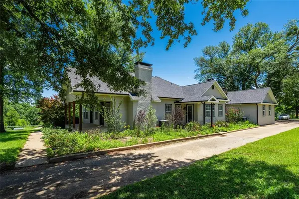 11786 County Road 4401, Larue, TX 75770