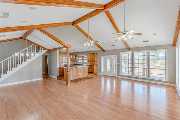 11786 County Road 4401, Larue, TX 75770