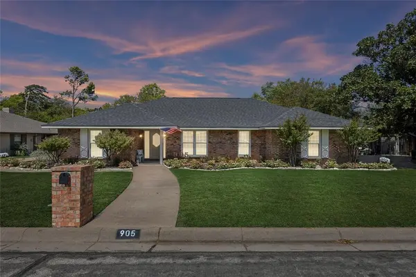 905 Bert Drive, Arlington, TX 76012