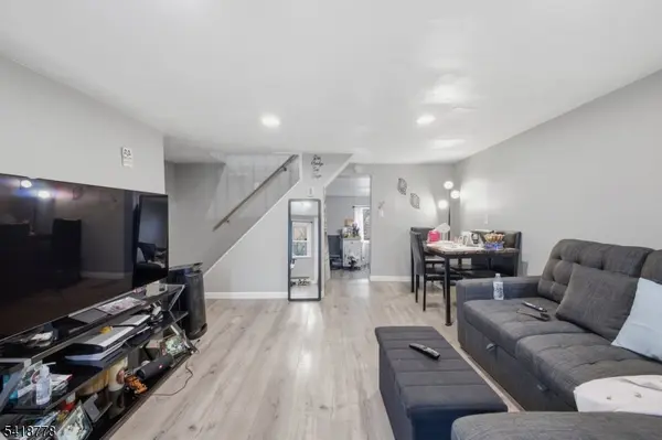 261 W Main St, Bound Brook Boro, NJ 08805