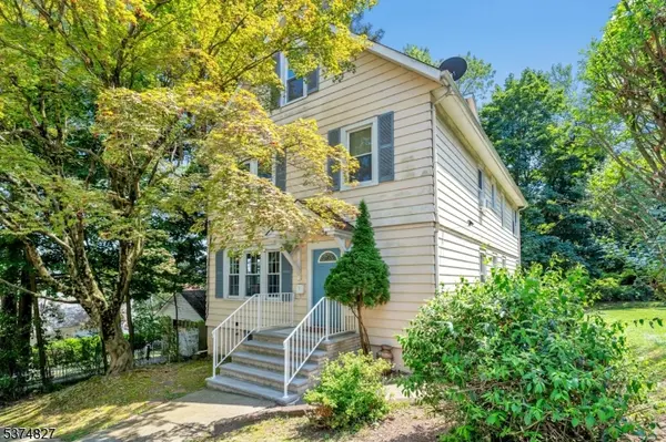 68 Macfarlan Ave, Hawthorne Boro, NJ 07506