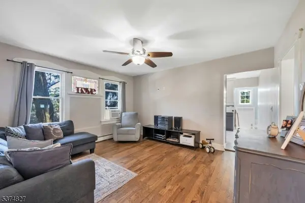 68 Macfarlan Ave, Hawthorne Boro, NJ 07506