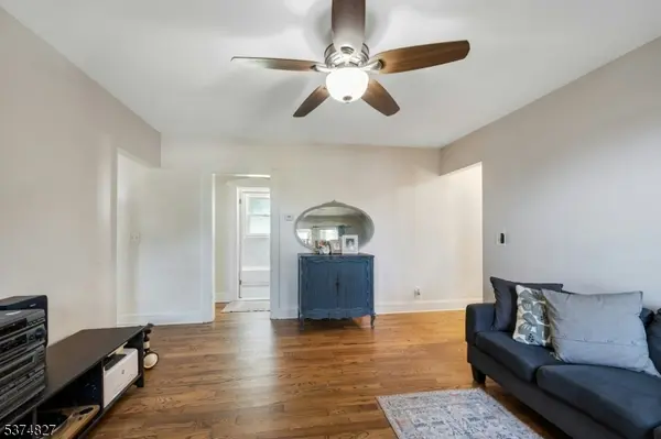 68 Macfarlan Ave, Hawthorne Boro, NJ 07506