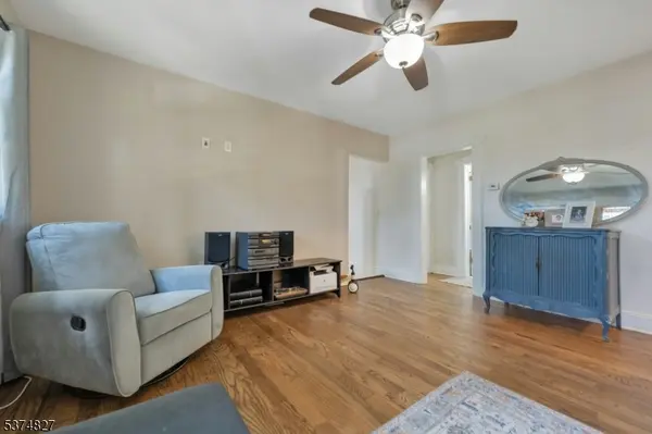 68 Macfarlan Ave, Hawthorne Boro, NJ 07506