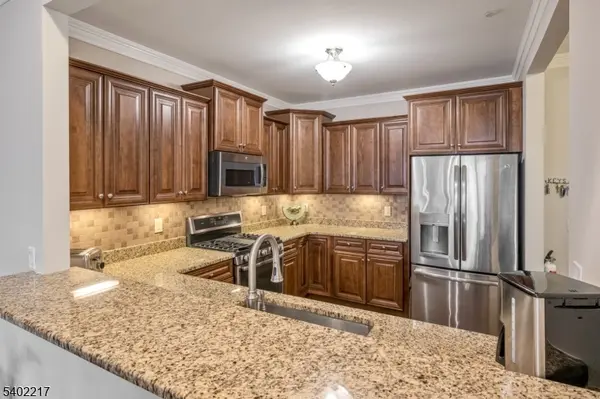 5107 Veterans Dr, Rockaway Twp., NJ 07885