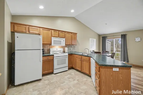 7499 Navajo Valley DR SW, Byron Twp, MI 49315