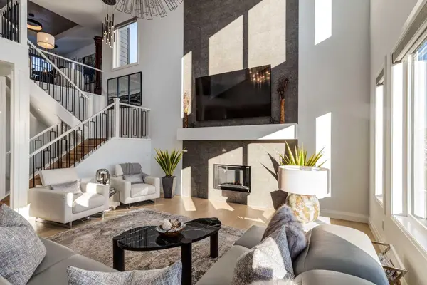 13 Timberline CT SW, Calgary, AB T3H 6C8