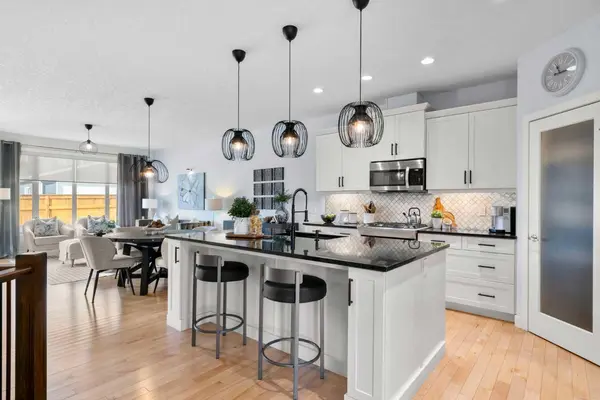 25 Fireside LNDG, Cochrane, AB T4C 0V9