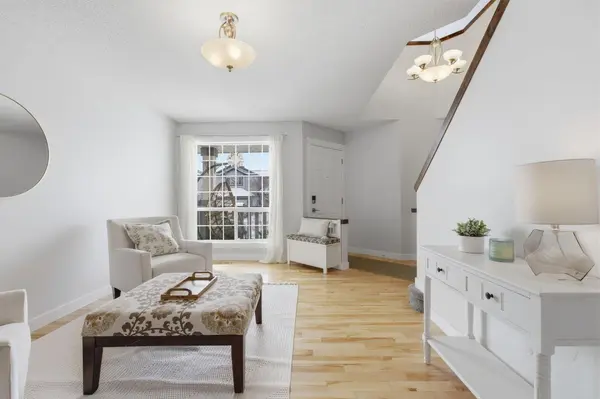 30 Crystalridge Close, Okotoks, AB T1S 1X5