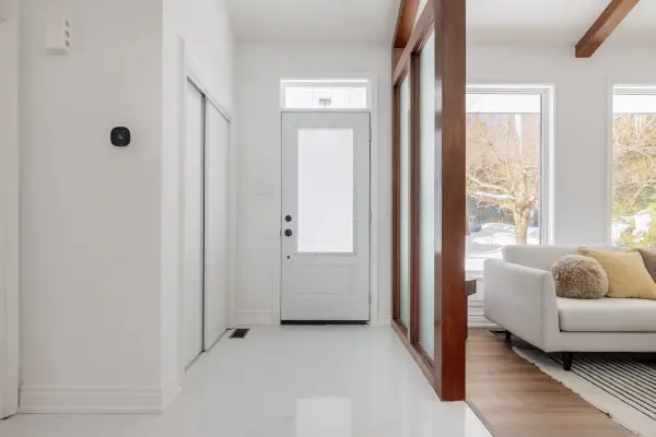 37 Farmcote RD, Toronto C13, ON M3B 2Z6