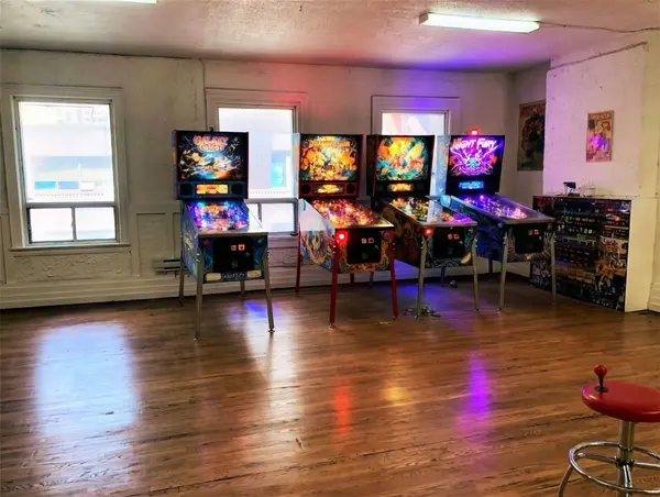 750 Yonge ST #200, Toronto C01, ON M4Y 2B6