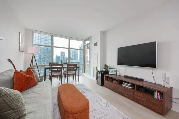 10 Navy Wharf CT #2802, Toronto C01, ON M5V 3V2