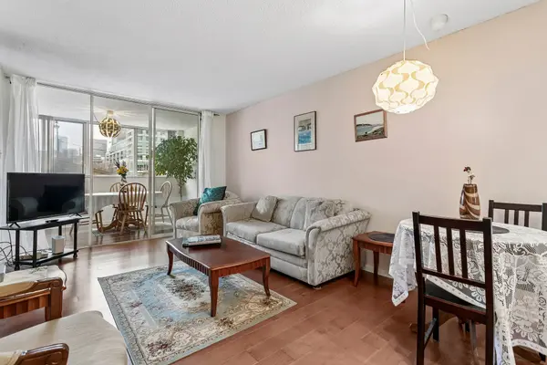 15 Maitland PL #204, Toronto C08, ON M4Y 2X3