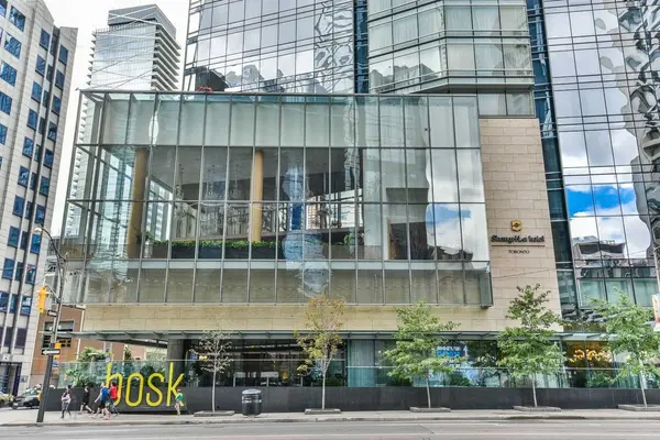 180 University AVE #4704, Toronto C01, ON M5H 0A2