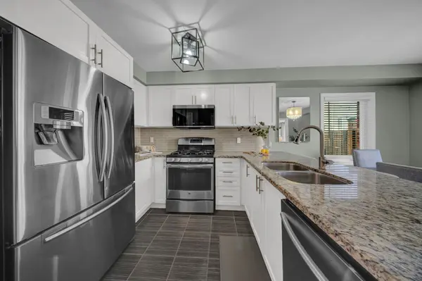 90 Sidney Rundle AVE, Clarington, ON L1C 0N9