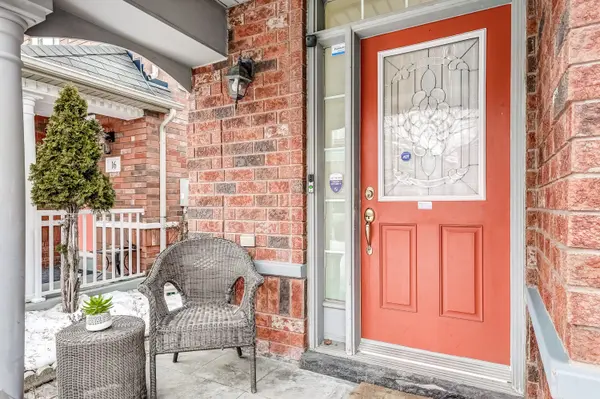 18 Tozer CRES, Ajax, ON L1T 4Z9