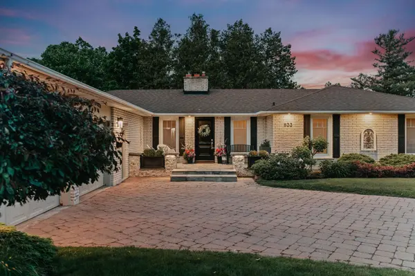 833 Glenmanor DR, Oshawa, ON L1J 5A6