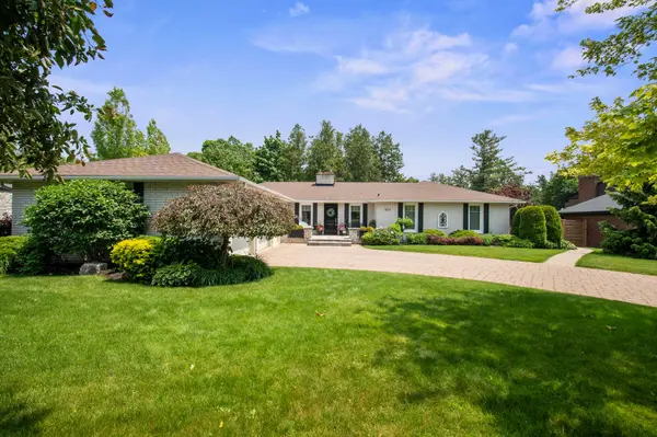 833 Glenmanor DR, Oshawa, ON L1J 5A6