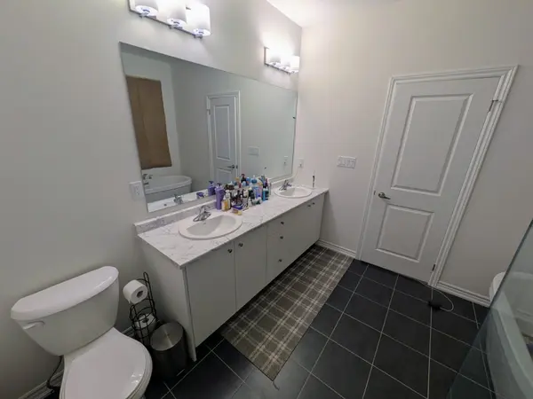 1075 Pisces TRL, Pickering, ON L1X 0P7