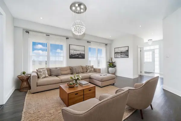 39 Mcroberts CRES, Clarington, ON L1E 0H5