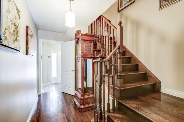 18 Muscadel RD, Vaughan, ON L4H 3L8