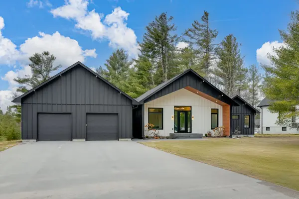 31 Marni LN, Springwater, ON L0L 2K0