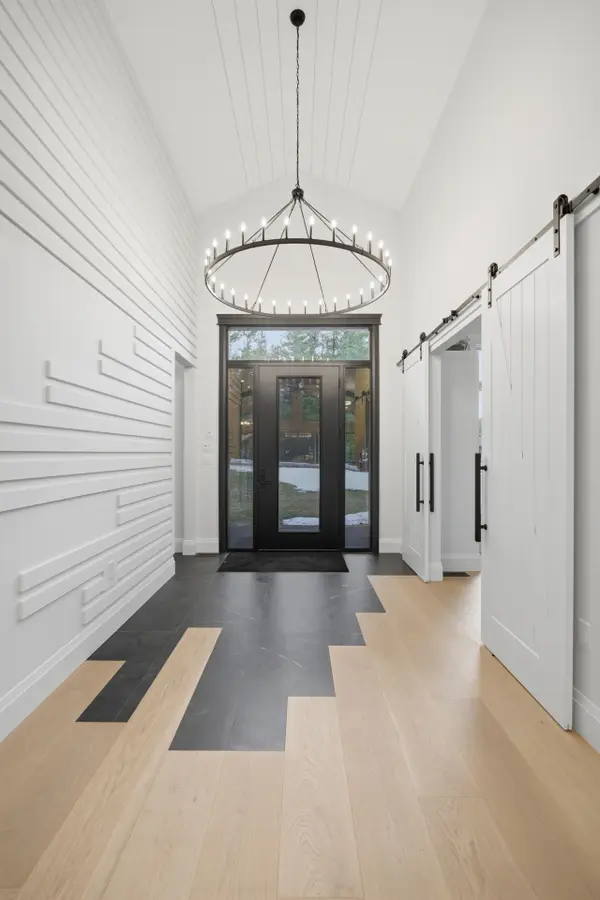 31 Marni LN, Springwater, ON L0L 2K0