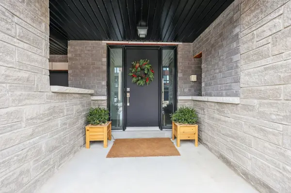 46 Spry LN, Barrie, ON L9J 0N6