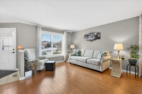 220 Livingstone ST E, Barrie, ON L4M 6M5