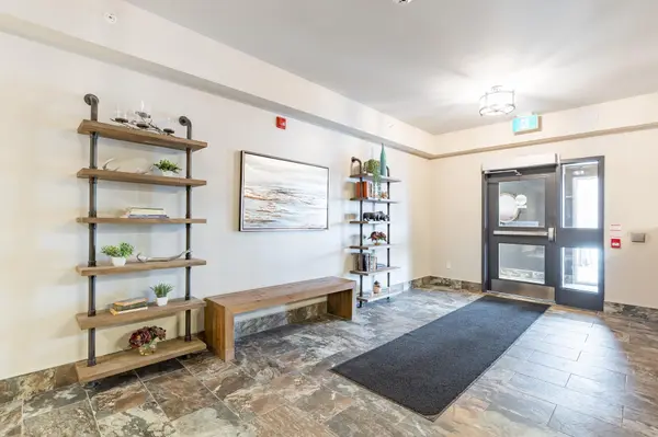 20 Koda ST #211, Barrie, ON L9J 0J7