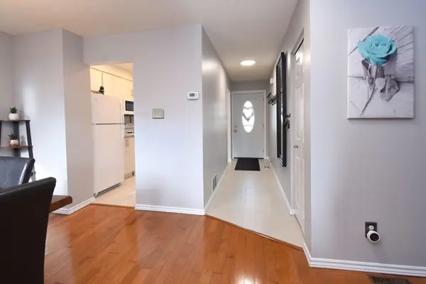 102 Elderwood PL, Brampton, ON L6V 3N3