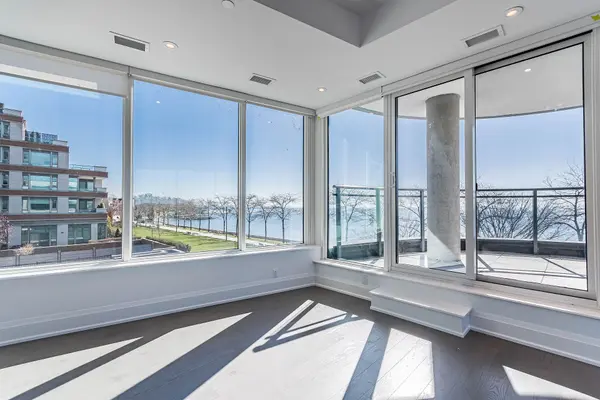 55 Port ST E #202, Mississauga, ON L5G 4P3