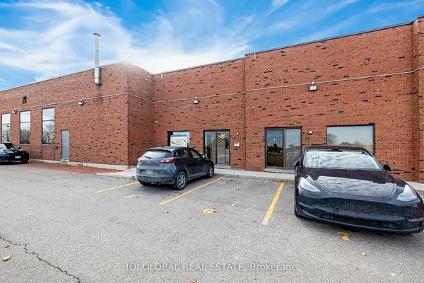 4 Alfred Kuehne BLVD #3, Brampton, ON L6T 4N3