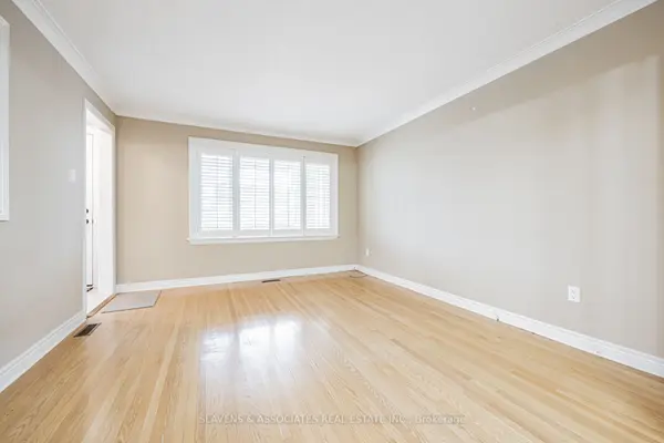 159 Spalding RD #Main Flr, Toronto W05, ON M3K 1K3