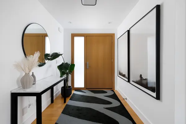 8 Greenford RD, Toronto W08, ON M9A 3E6