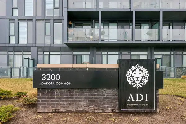 3200 Dakota Common N/A #B818, Burlington, ON L7M 2A7