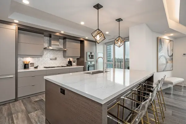 2060 Lakeshore RD #608, Burlington, ON L7R 0G2