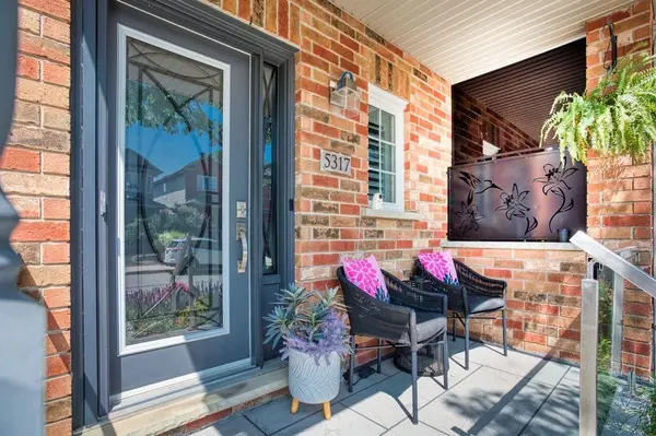 5317 Applegarth DR, Burlington, ON L7L 7E3