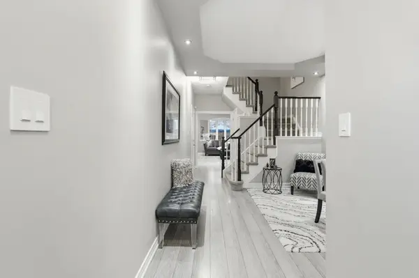 5317 Applegarth DR, Burlington, ON L7L 7E3