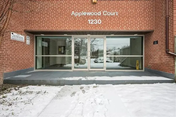 1230 Gripsholm RD #17, Mississauga, ON L4Y 2G9