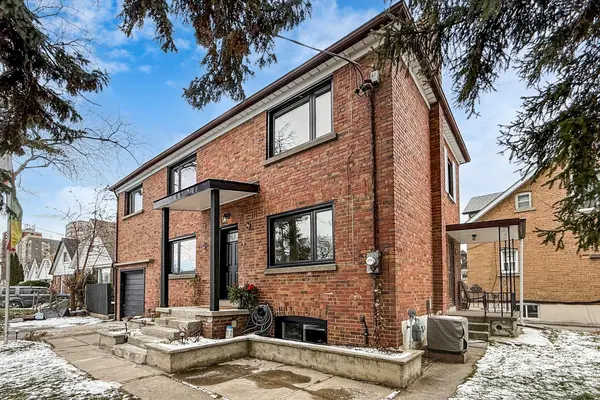 67 Strathnairn AVE, Toronto W04, ON M6M 2E9