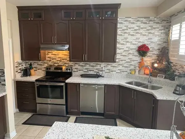 30 Ashdale RD, Brampton, ON L6Y 5M7