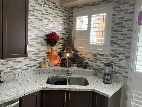 30 Ashdale RD, Brampton, ON L6Y 5M7