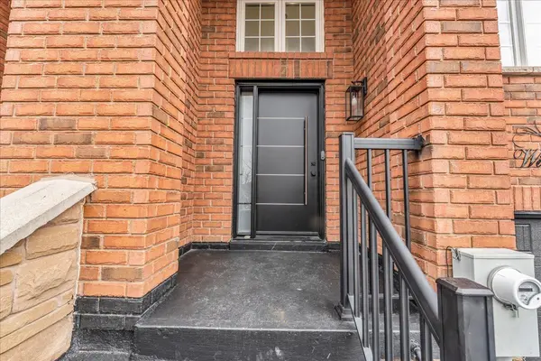 97 Winners CIR, Brampton, ON L7A 1M2