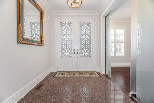 8 Mccandless CT, Caledon, ON L7C 3R7