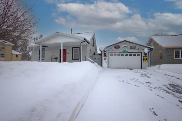 64 George ST S, Minto, ON N0G 1Z0