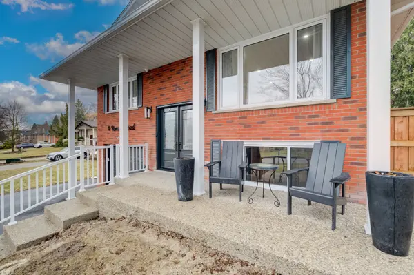 4 Ronald RD, Cambridge, ON N1S 4N1